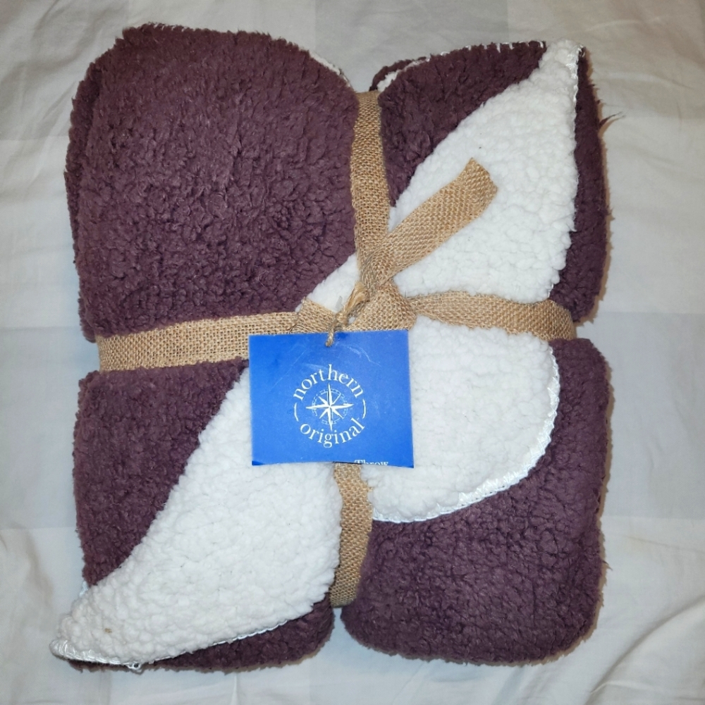 Northern Original Luxury Sherpa Throw Blanket